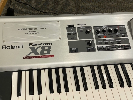 Roland Fantom-X8 2